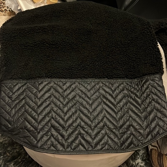 Athleta black cozy Sherpa snap 1/4 snap sweatshirt, small, new - Picture 6 of 14